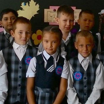 Класс в школьной форме: Гимназия № 83, 1 «Б» класс, Ижевск